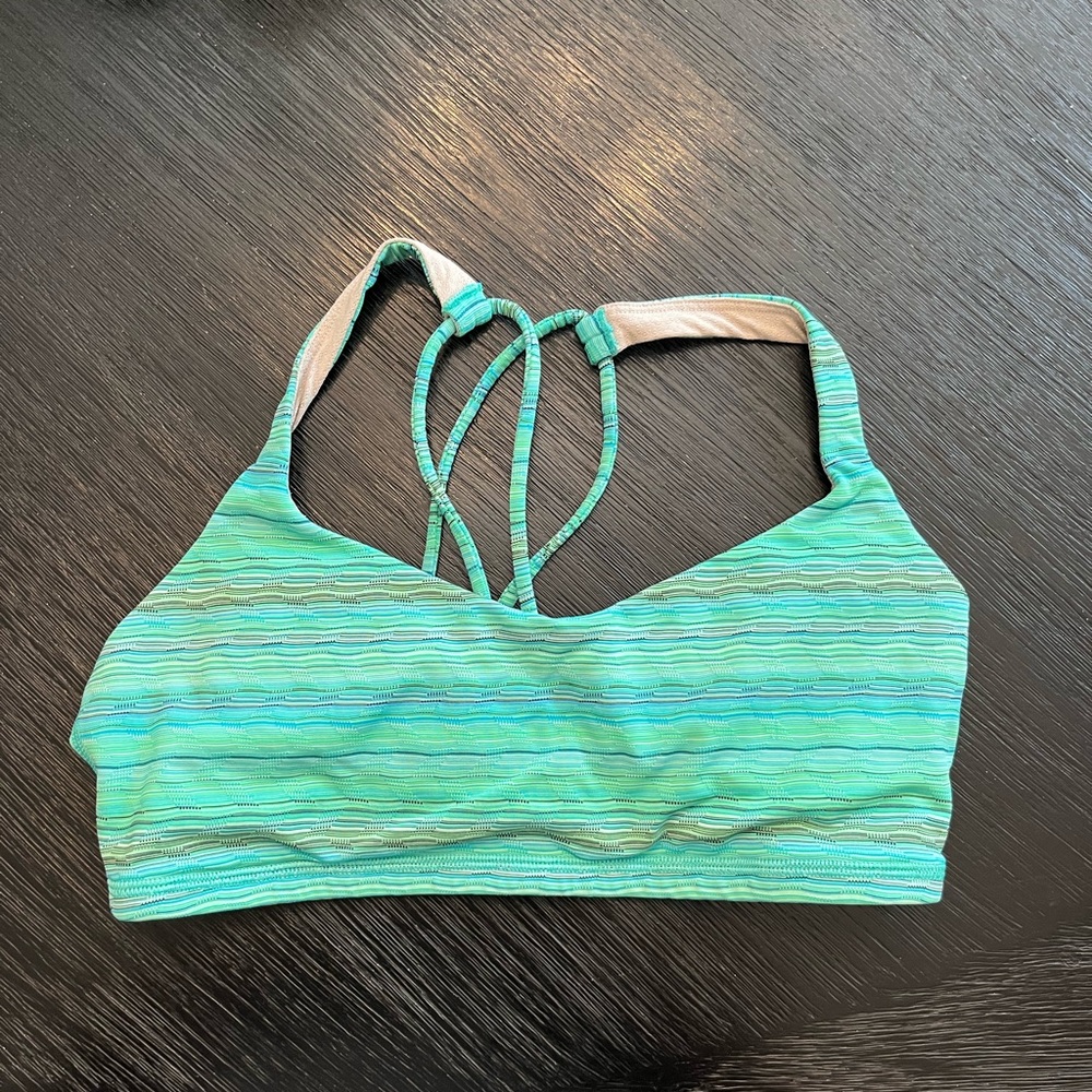 lululemon size 6 sports bra